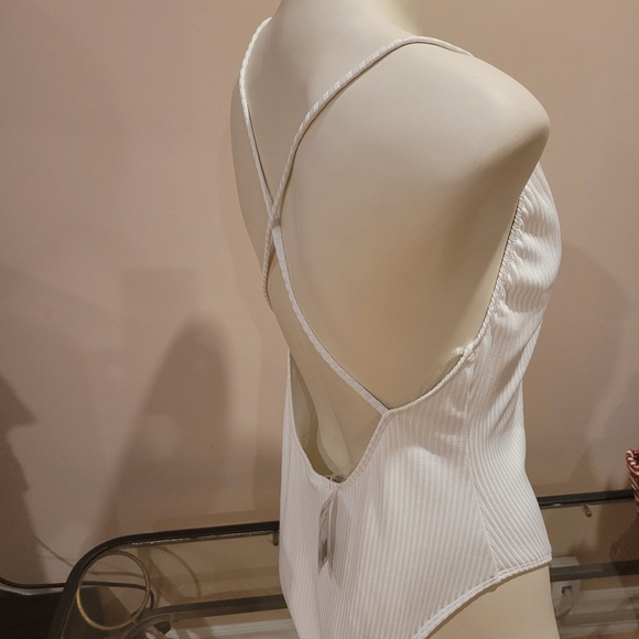 Forever 21 one-piece ribbed swimsuit NWT - Picture 3 of 7